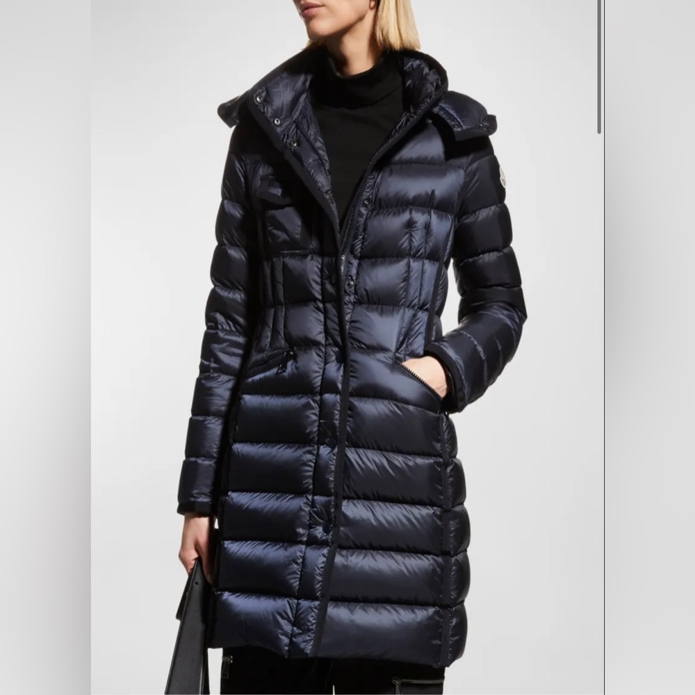 Woman’s Hermine | Mid-length|  Navy color | Size Small ( 1 )